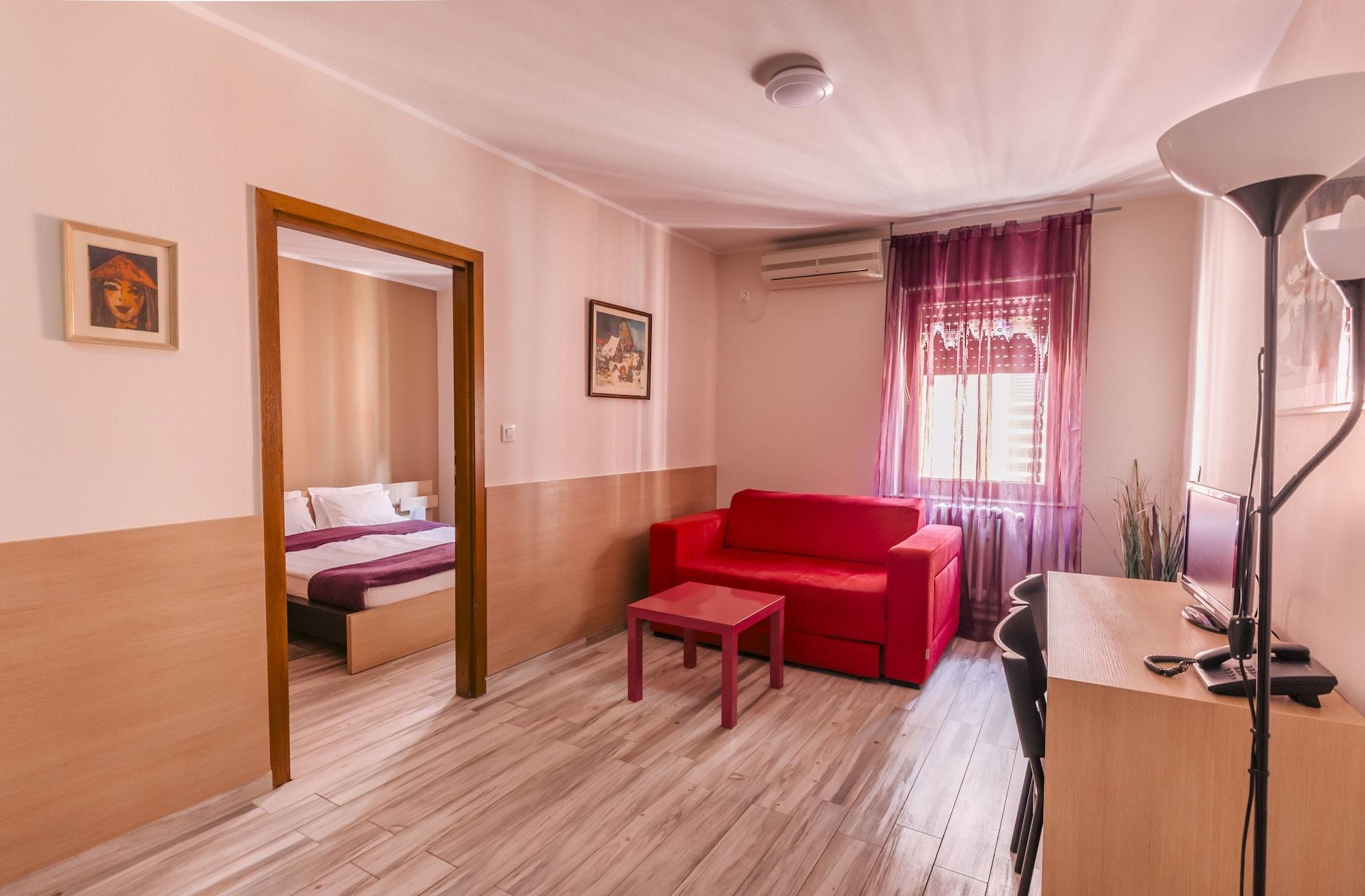 Veliki Garni Hotel Novi Sad Exterior photo